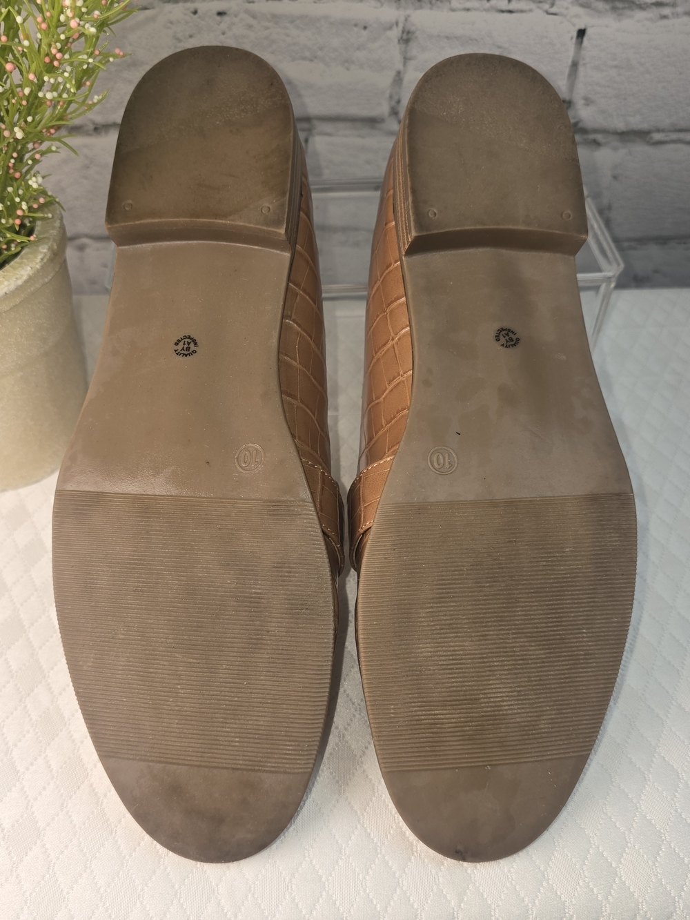 LIZ CLAIBORNE TIMES CROC-EMBOSSED LOAFERS GOLD TRIM HARDWARE SLIP ON WOMENS 10 - Picture 8 of 11